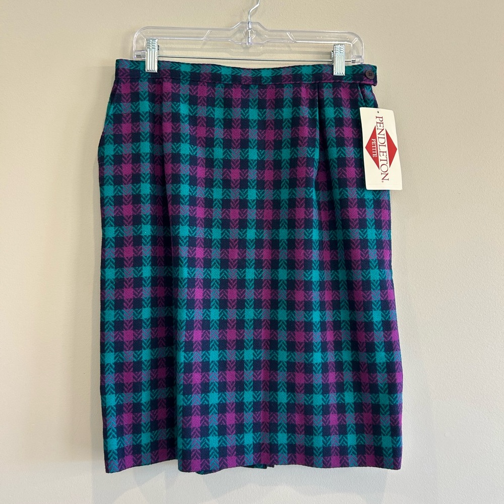 NWT Beautiful PENDELTON Vintage 100% Wool Skirt. Size 14 Petite NEW CONDITION!